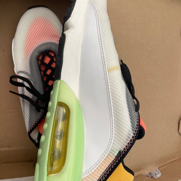 Nike W Air Max 2090 Vapor Green Pink shoes - Picture 3 of 6